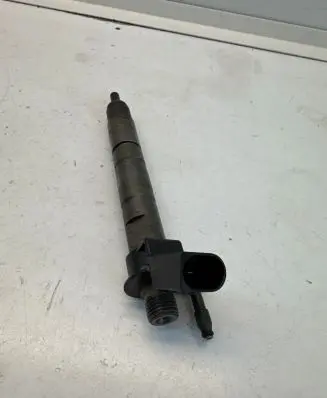 BMW 5 F10 F11 Fuel injector 780542802 2833BR60 68786EH