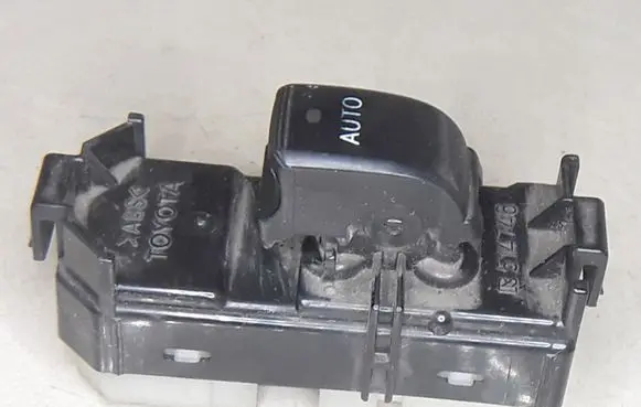 Toyota Corolla Verso E121 Electric window control switch 8403013031 514954F02