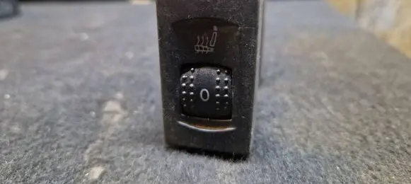 Volkswagen PASSAT B5.5 Seat heating switch 3B0963564D PA6GF30