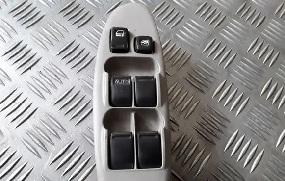 Nissan Almera N16 Electric window control switch 80961BU400