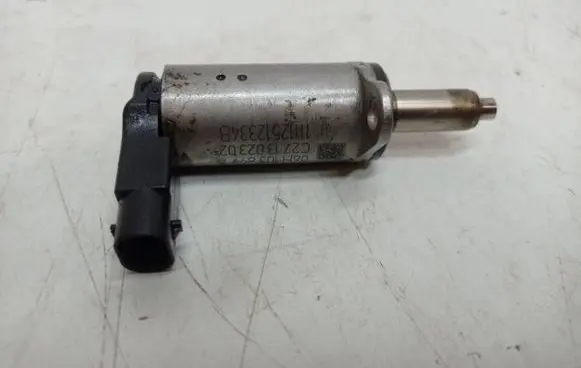 Audi A4 S4 B8 8K Camshaft vanos timing valve 06H103697A C271302302 11112512334B