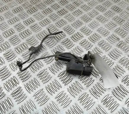 BMW 6 F12 F13 Rear air suspension level height sensor 6861351