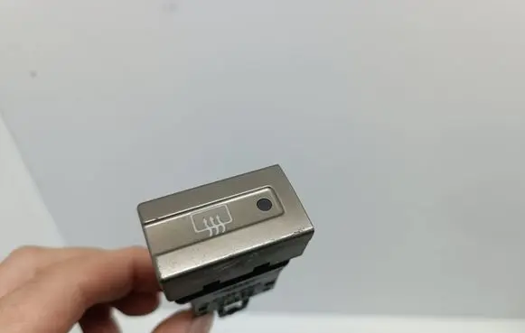 Nissan X-Trail T30 Windscreen/window heater switch 06016 2425U
