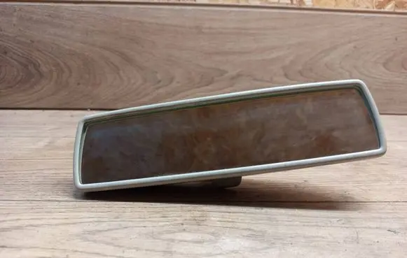 Volkswagen Golf V Rear view mirror (interior) E1010783