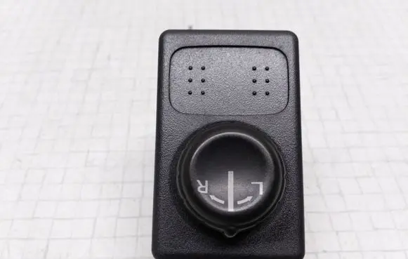 Nissan Almera Tino Wing mirror switch
