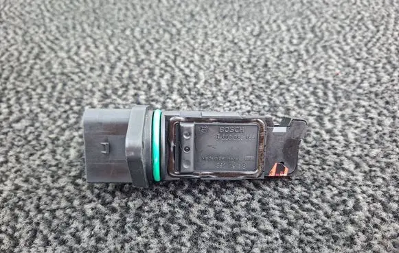 Volkswagen Golf Plus Mass air flow meter F00C2G2055 392193B