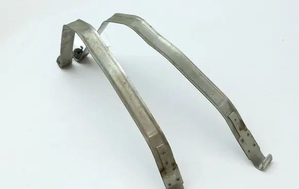 BMW Z4 E85 E86 Fuel tank mounting bracket 