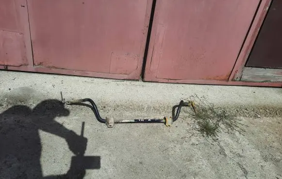 Front anti-roll bar/sway bar
