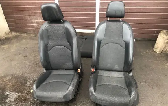 Seat set