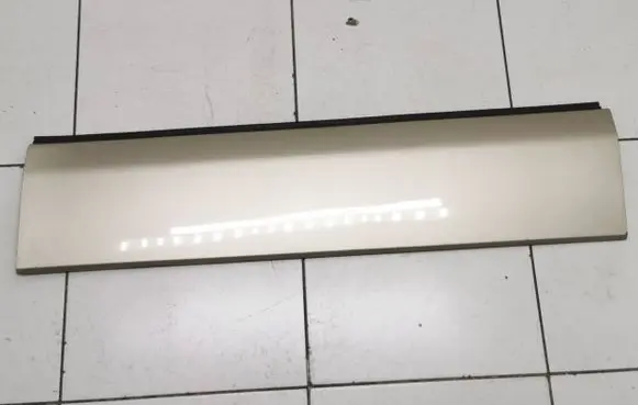 Suzuki Grand Vitara II Front door trim (molding) 7758065j01