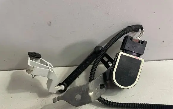 Rear air suspension level height sensor