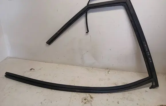 Volvo XC60 Rubber seal rear door window/glass 31856302