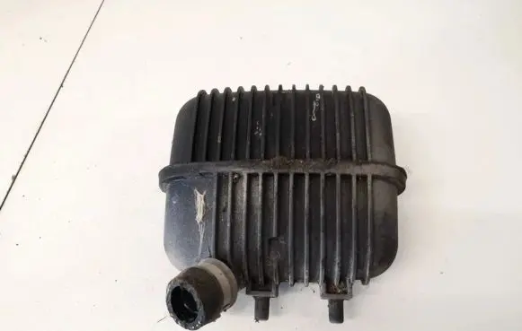 Vacuum air tank