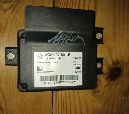 Volkswagen PASSAT B6 Hand brake control module 3C8907801E