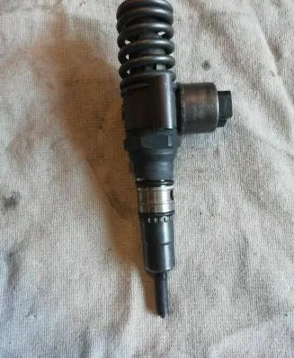 Audi A4 S4 B7 8E 8H Fuel injector 03G130073G