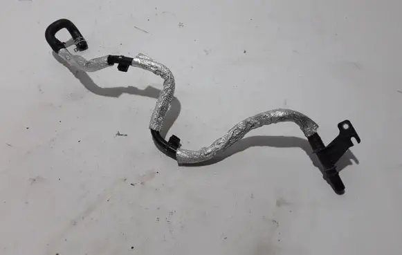 Volvo XC90 Engine coolant pipe/hose 32252202