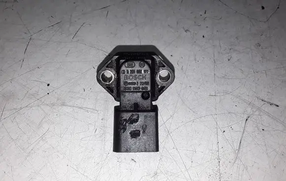 Volkswagen PASSAT B5 Air pressure sensor 0281002177 038906051