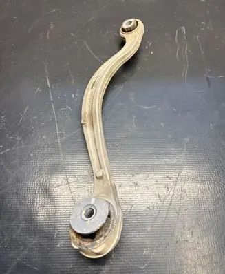 Peugeot 3008 II Rear control arm 2109140