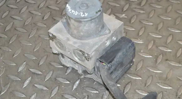 Mini Cooper Countryman R60 ABS Pump 6866011