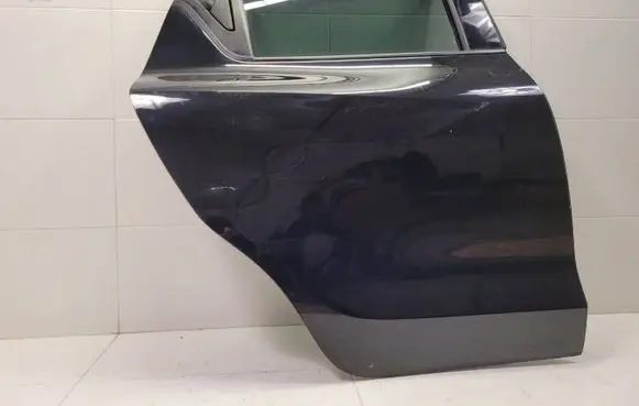 Suzuki Swift III Rear door