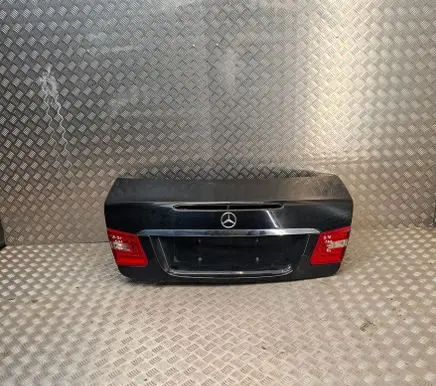 Mercedes-Benz E C207 W207 Tailgate/trunk/boot lid