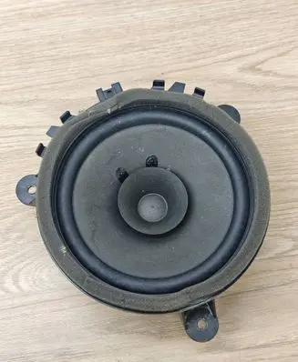 Volvo V70 Front door speaker 30657444