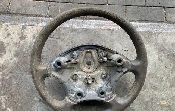 Iveco Daily 4th gen Steering wheel 504149333