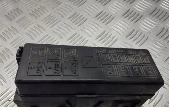 Suzuki Liana Fuse box cover 