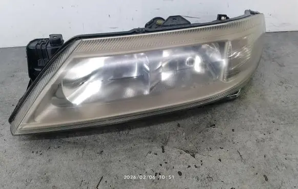 Renault Laguna II Headlight/headlamp 8200163323