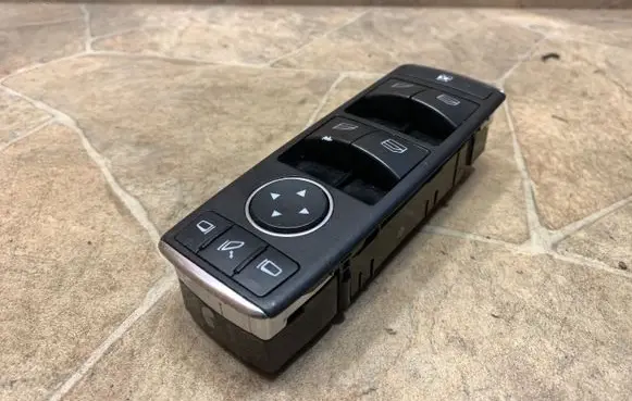 Mercedes-Benz C W204 Electric window control switch A2049055402