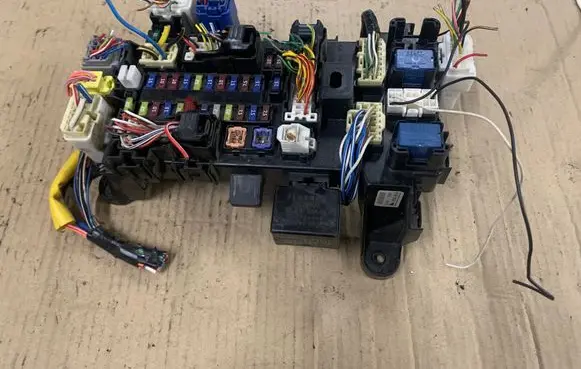 Suzuki Grand Vitara I Fuse module
