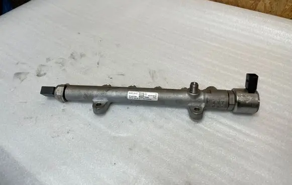Mercedes-Benz E W212 Fuel main line pipe A6510700700