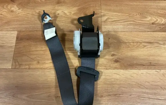 Honda Civic Rear seatbelt 0435061