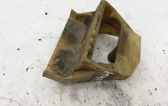 BMW 5 E39 Radiator mount bracket 17112247394