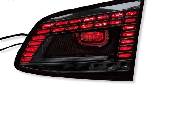 Volkswagen PASSAT B7 Tailgate rear/tail lights 