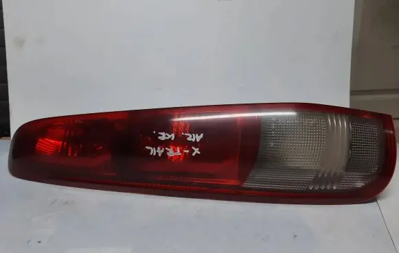 Nissan X-Trail T30 Rear/tail lights B46L