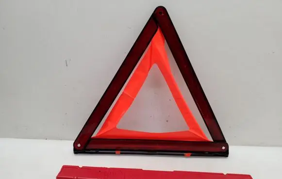 BMW 6 F12 F13 Emergency warning sign 6770487 27R034006