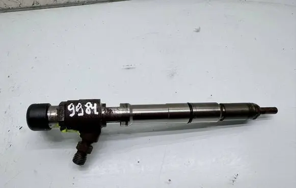 Volkswagen Golf VI Fuel injector 03L130277B