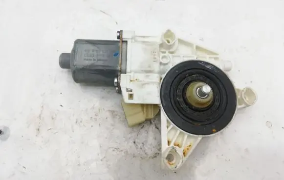 Mercedes-Benz ML W164 Rear door window regulator motor A2518200208 0130822280