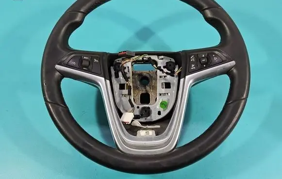 Opel Astra J Steering wheel 13305818 IMPRK1551827