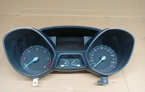 Ford Kuga II Speedometer (instrument cluster) GV4T10849LK SGLKA6628