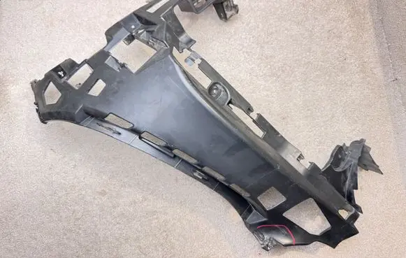 Mercedes-Benz E W213 Front bumper mounting bracket A2138852300
