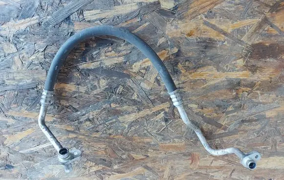 Renault Clio III Air conditioning (A/C) pipe/hose 8200602182B