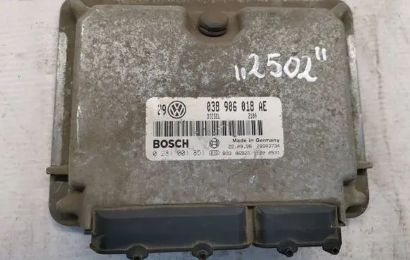 Volkswagen Bora Engine control unit/module 038906018AE 28SA3734 0281001851