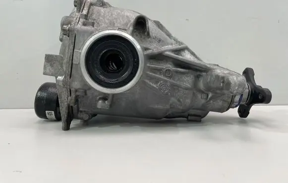 BMW 5 G30 G31 G38 Rear differential 8624221