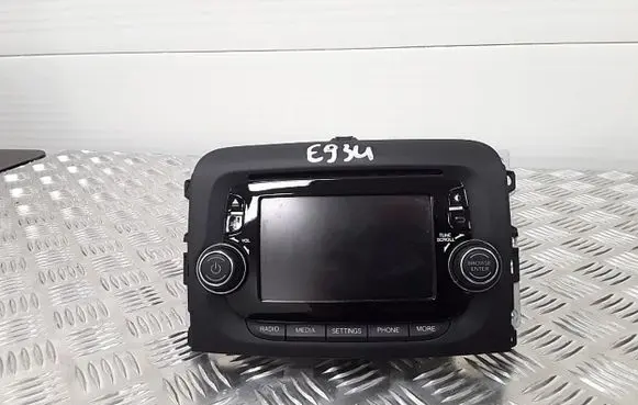 Fiat 500L Radio/CD/DVD/GPS head unit 07355674420