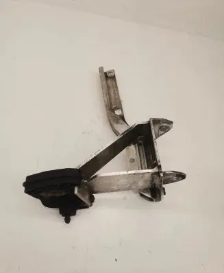 BMW 7 F01 F02 F03 F04 Radiator support slam panel bracket 7186514