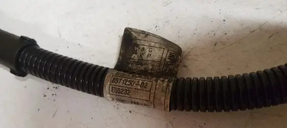 BMW 3 F30 F35 F31 Positive cable (battery) 8571249