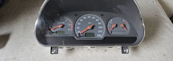 Volvo S40, V40 Speedometer (instrument cluster) 30889704