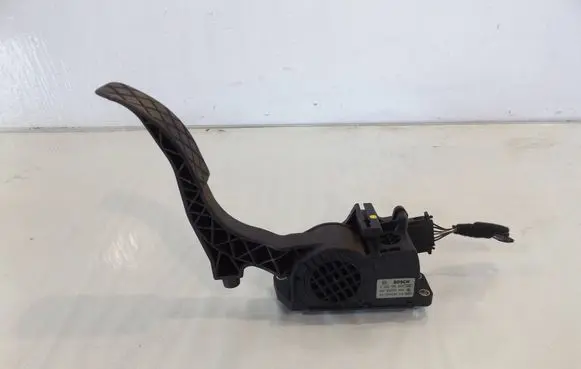 Volkswagen Polo IV 9N3 Accelerator throttle pedal 0280755055